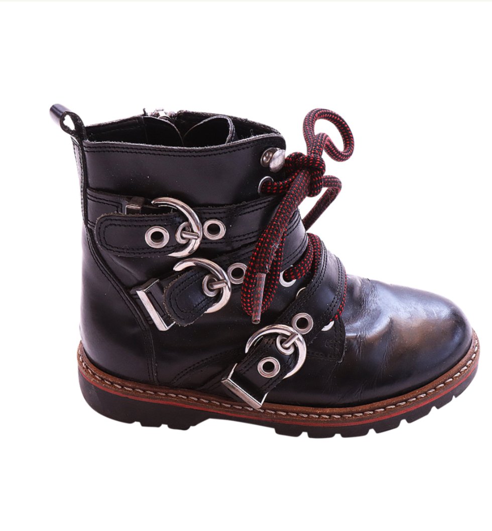 Blog Post: 5 Ways to shrink your kids&rsquo; clothing footprint (without the guilt)